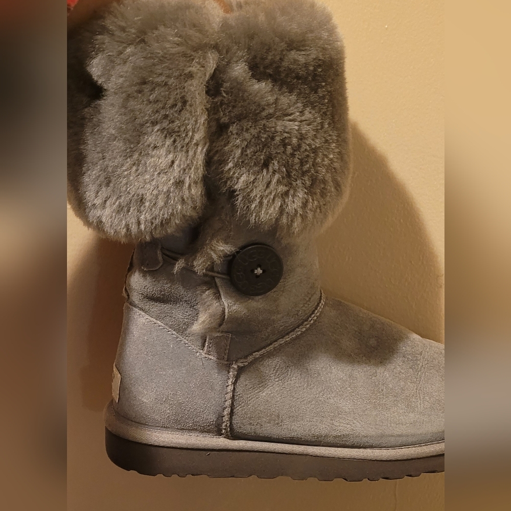 Ugg Australia Bailey Button Triplet Ii - image 5